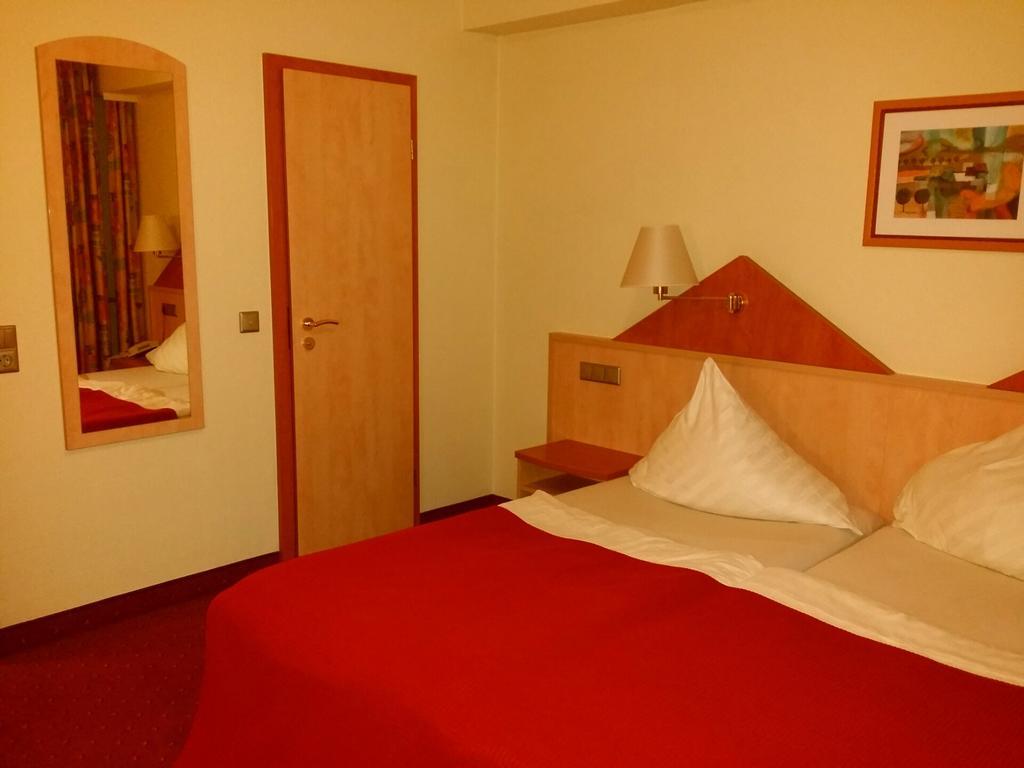 Abant Hotel Frankfurt Obertshausen Extérieur photo