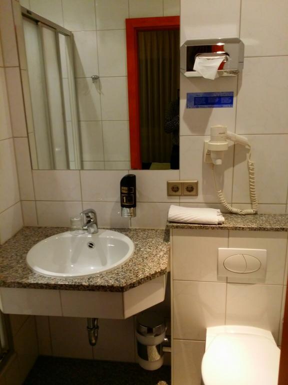 Abant Hotel Frankfurt Obertshausen Extérieur photo